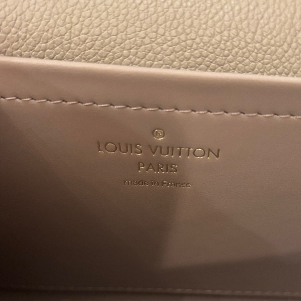 Louis Vuitton Beige Embossed Shoulder Bag - Picture 11 of 12